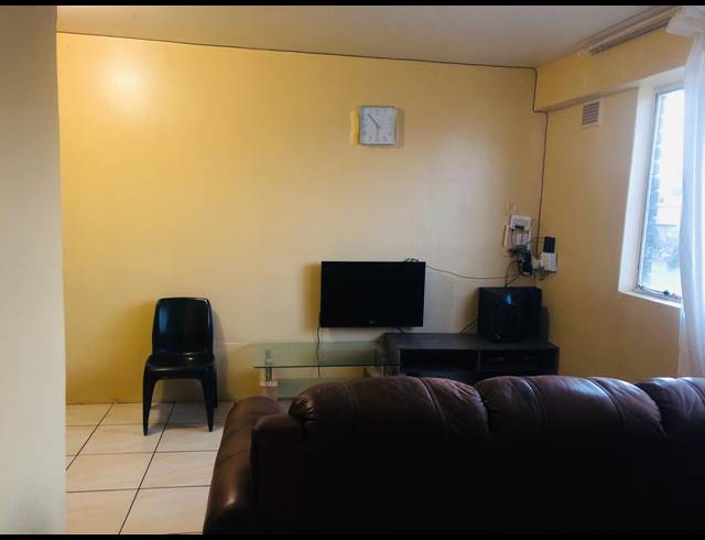 1 BEDROOM APARTMENT FOR SALE IN RUSTENBURG CENTRAL